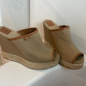 Tory Burch Nude Espadrilles